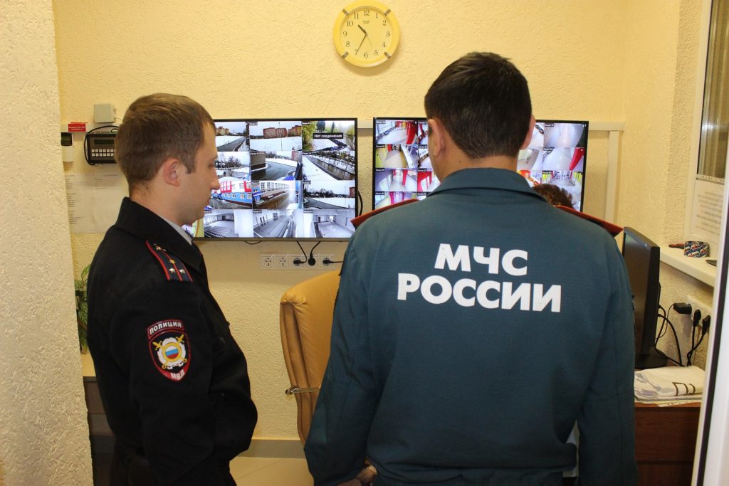 Паспорт оформляется после обследования комиссией в составе МЧС, ФСБ, Росгвардии. Комиссия проверяет уровень защиты объекта, работоспособность системы видеонаблюдения и охраны.