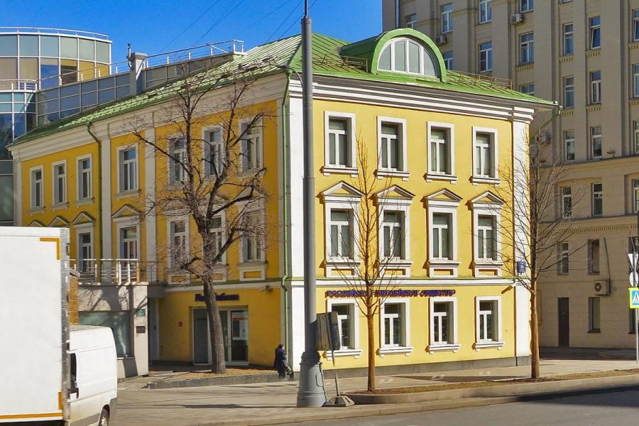 Бизнес-центр, в котором расположена стоматология | Смарт Вэй Как избежать штрафа и получить больше прибыли стоматологической клинике при узаконивании перепланировки. Кейс ООО "Смарт Вэй"
