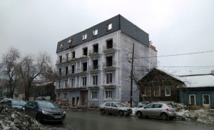 Здесь после выявления незаконной реконстуркции вообще снесли здание